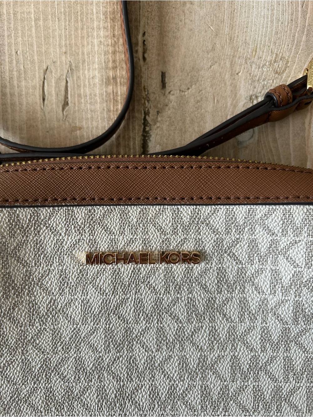 Michael Kors White and Tan Crossbody with Gold Chain Accents - Picture 3 of 10